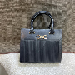 FRONT CLIP HANDBAGS
