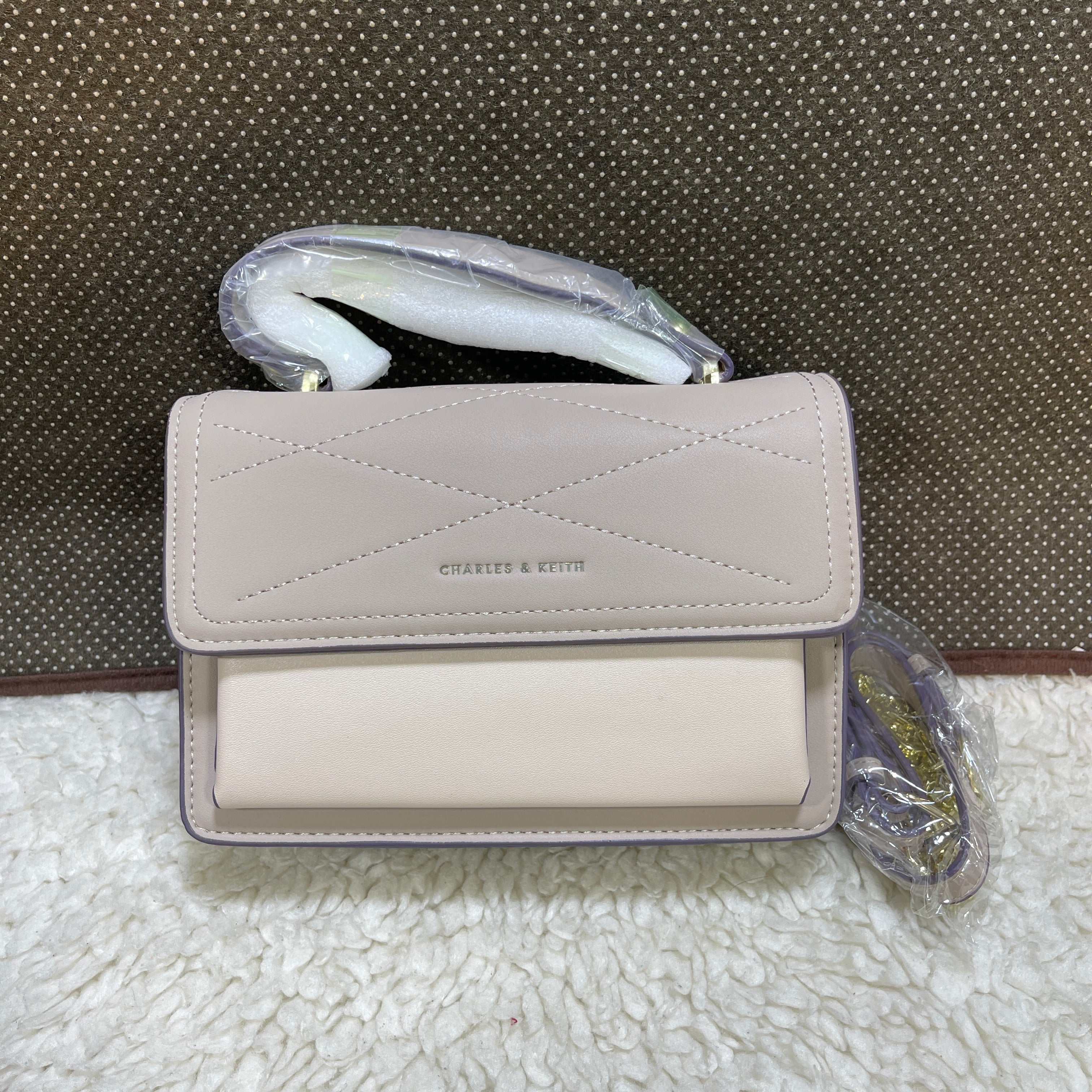 CHARLES & KEITH CROSS BODY