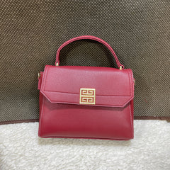 MAGNET LOCK HANDBAG