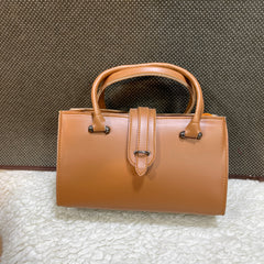FLAP LOOK HANDBAGS