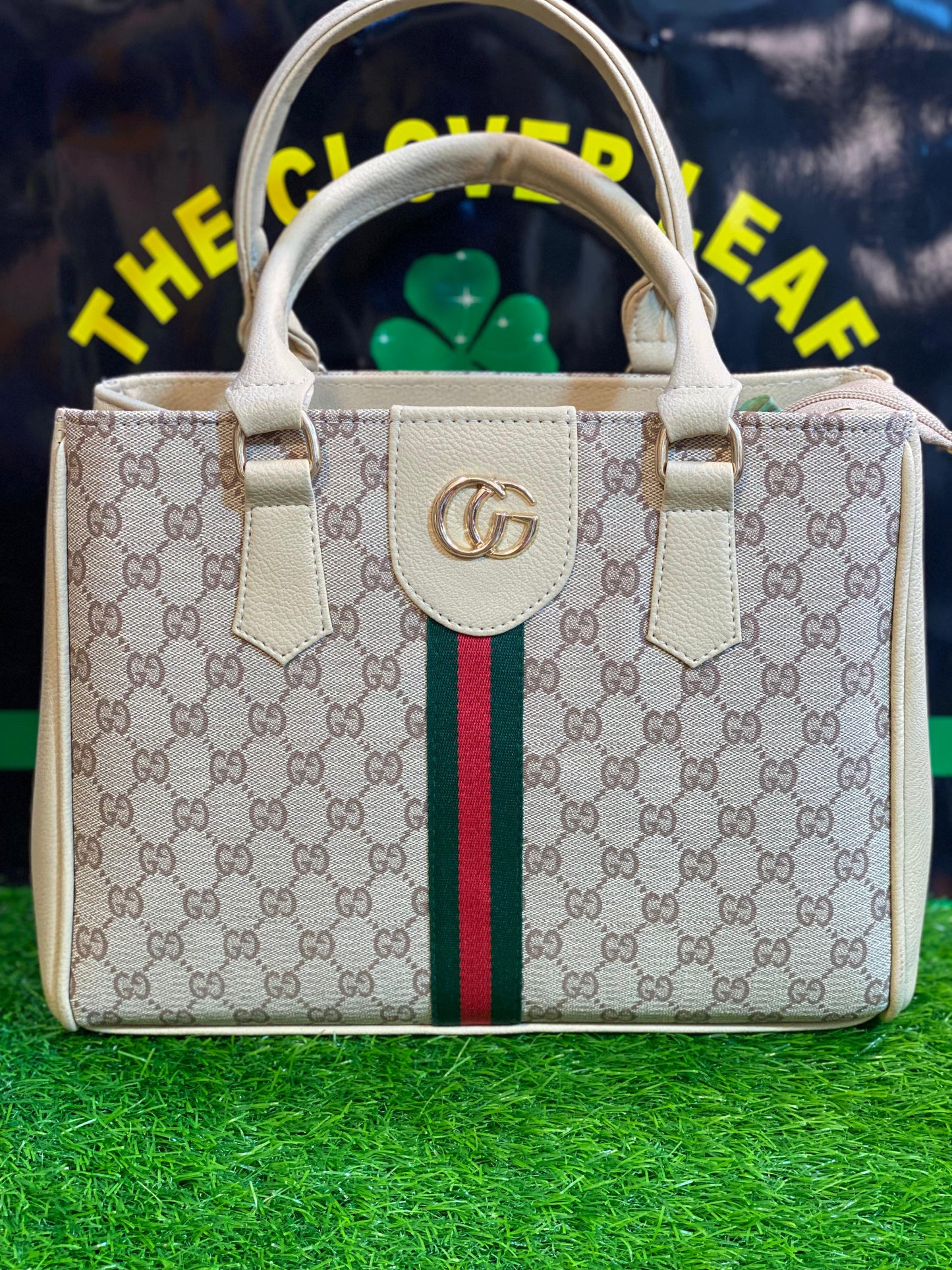 GUCCi HAND BAG