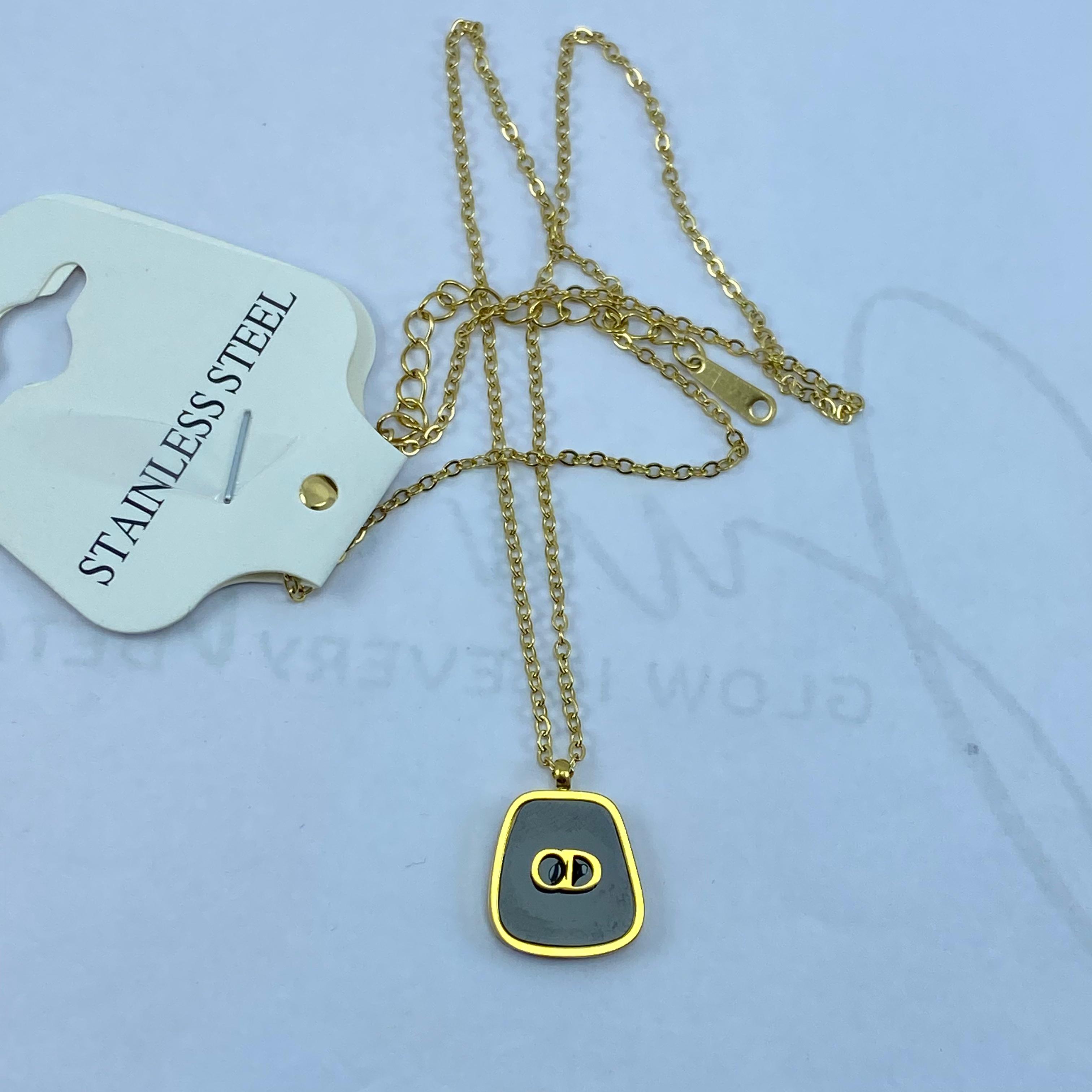 PREMIUM LOCKET