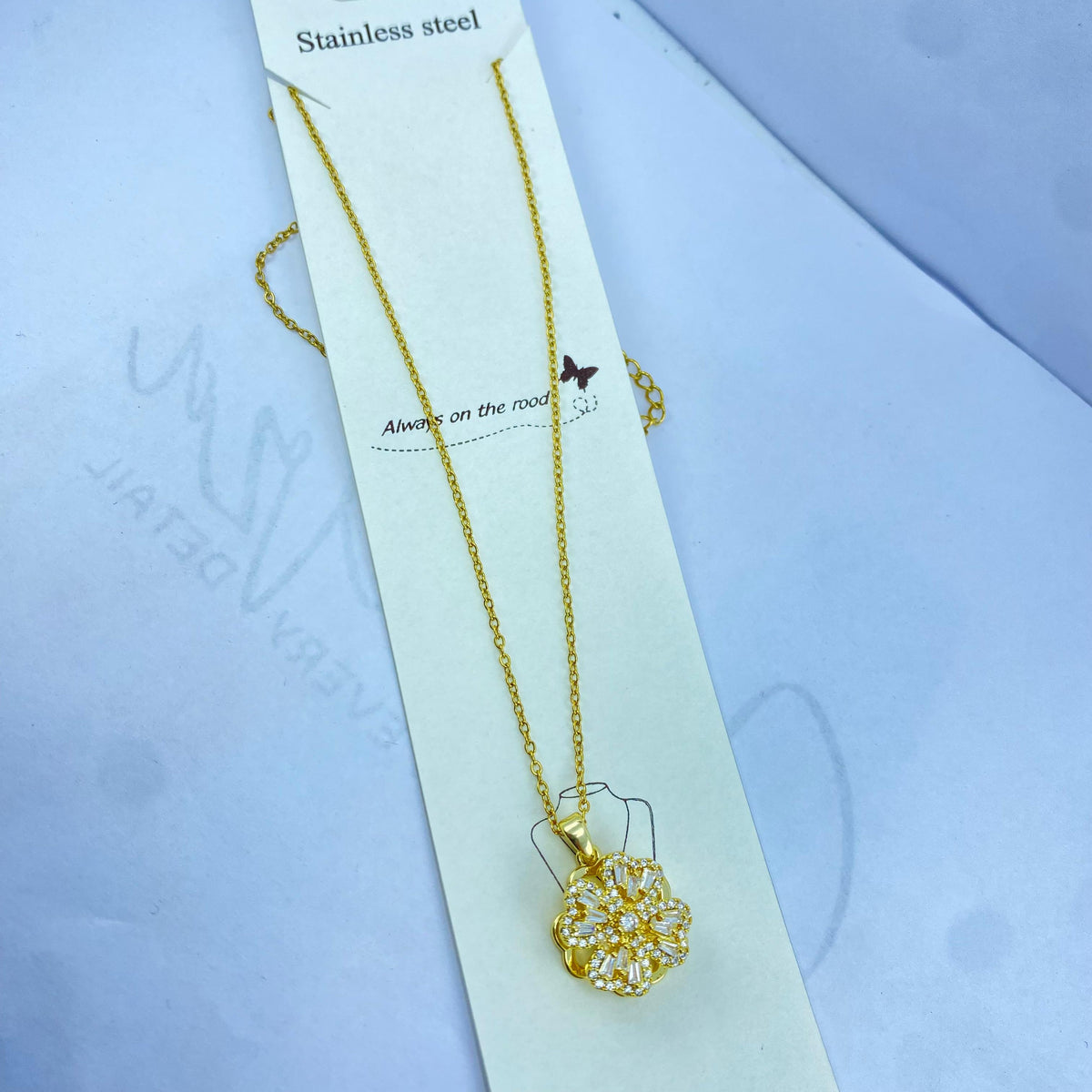 PREMIUM LOCKET