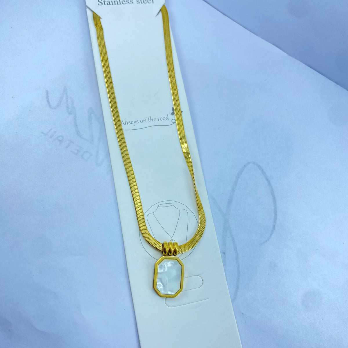 PREMIUM LOCKET