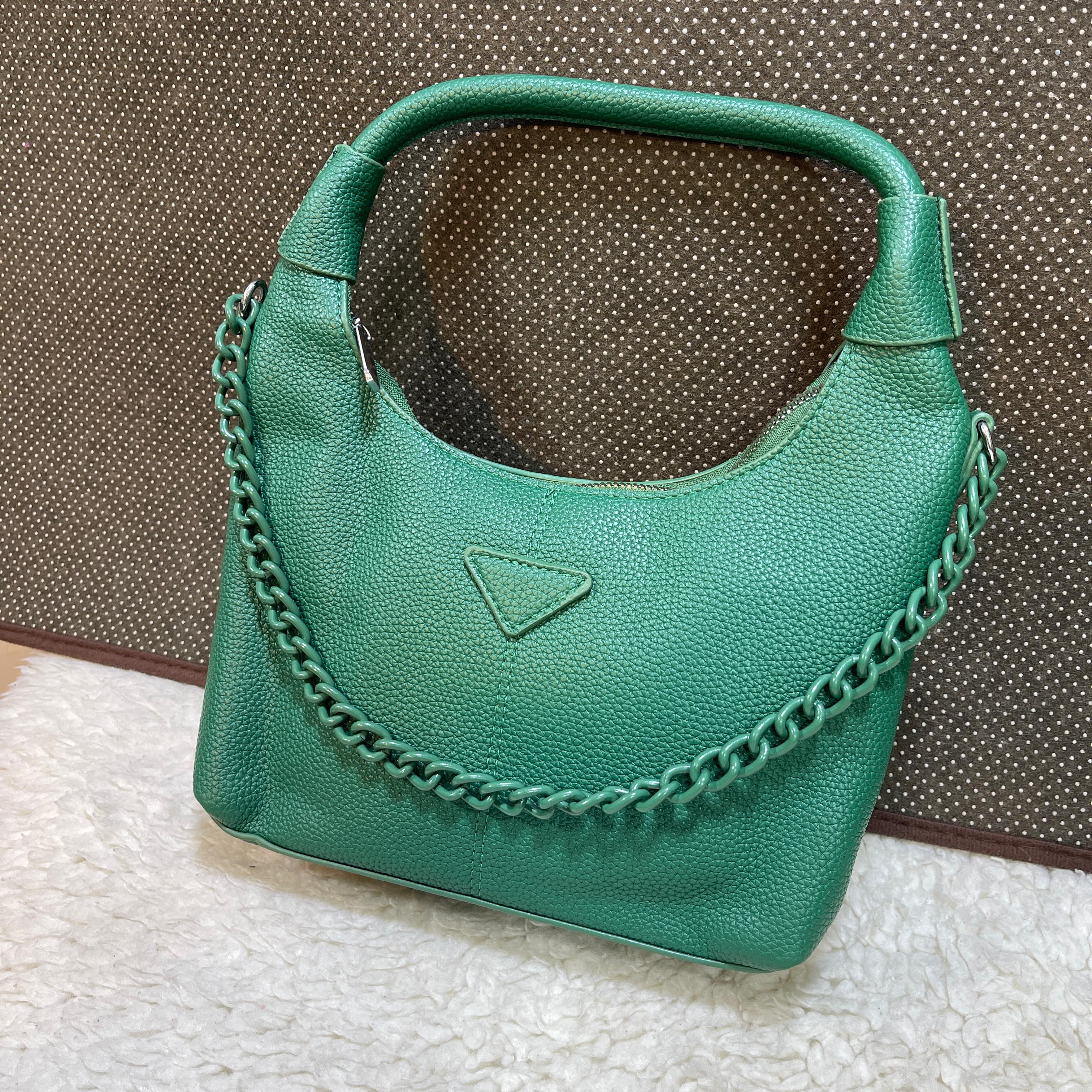 MOON SHAPE CROSS BODY