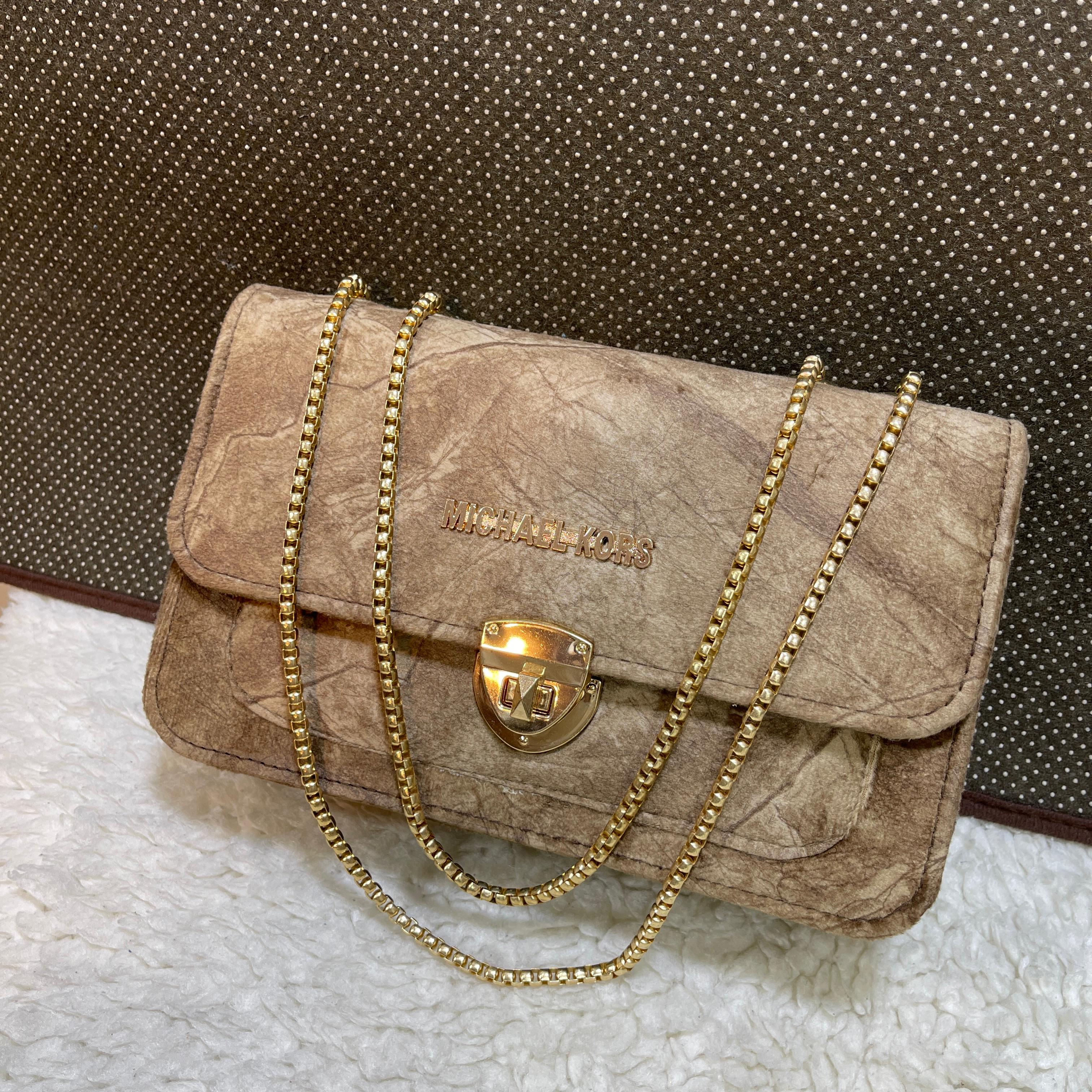 PREMIUM CROSS BODY